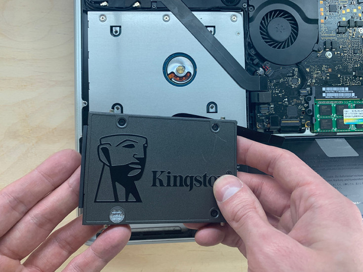 Как подключить шлейф SSD к MacBook Pro