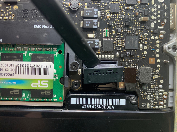 Отключение аккумулятора на MacBook Pro