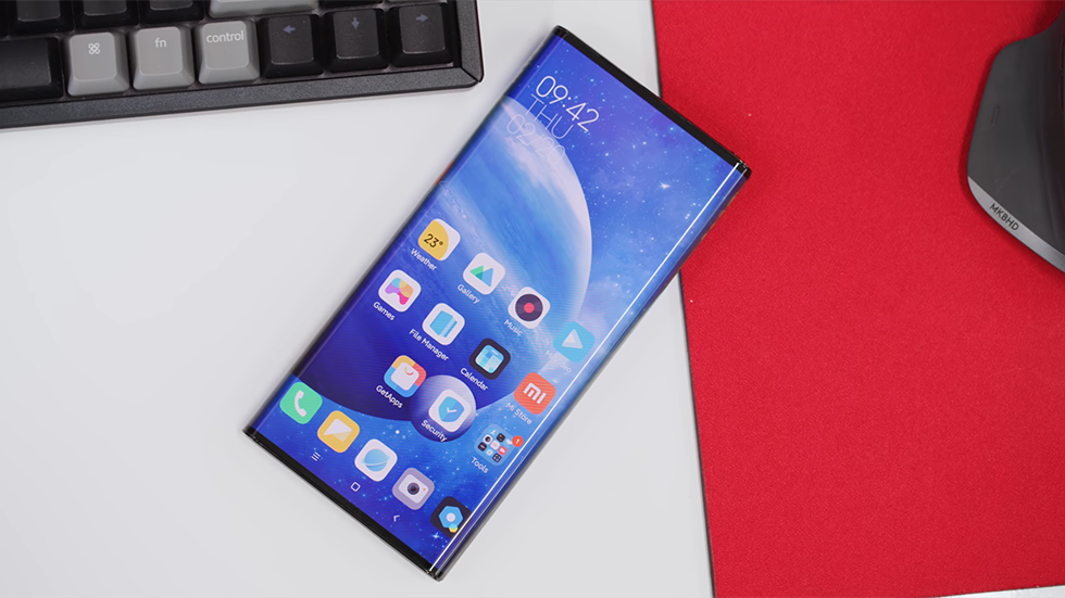 Гаджет будущего. Вышел первый обзор смартфона-дисплея Xiaomi Mi Mix Alpha